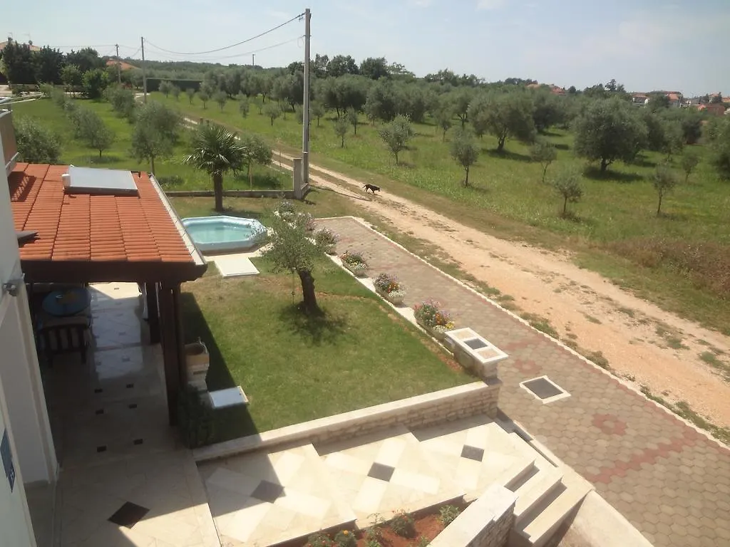 Apartments Zdravac Umag 0*,  Croacia